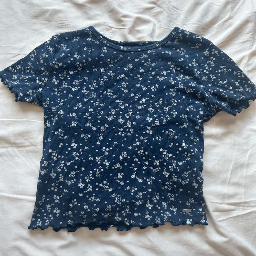 Hollister size xs crop top